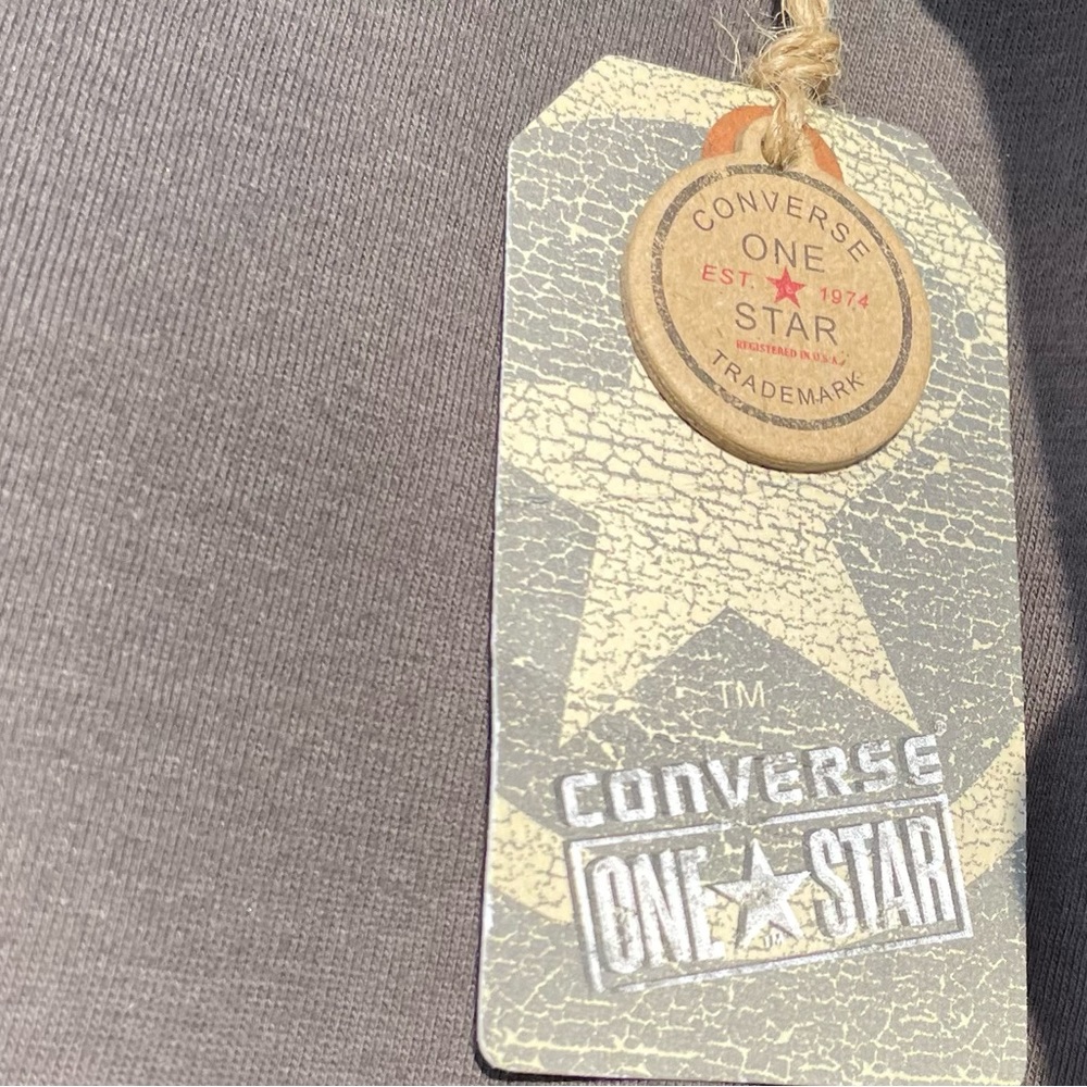 Women’s gray Converse T-shirt | medium - Picture 8 of 9